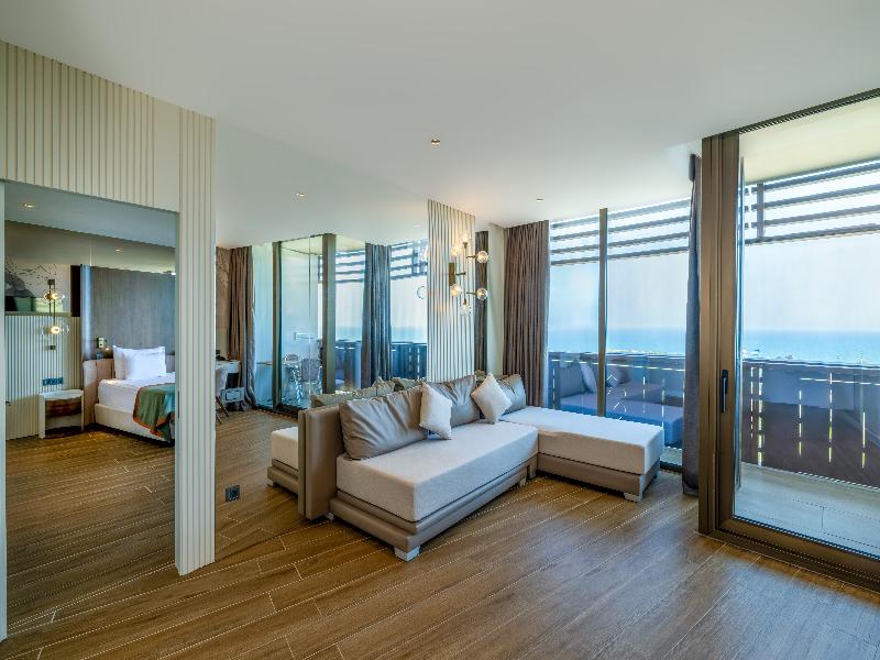 Nirvana Cosmopolitan Hotel image