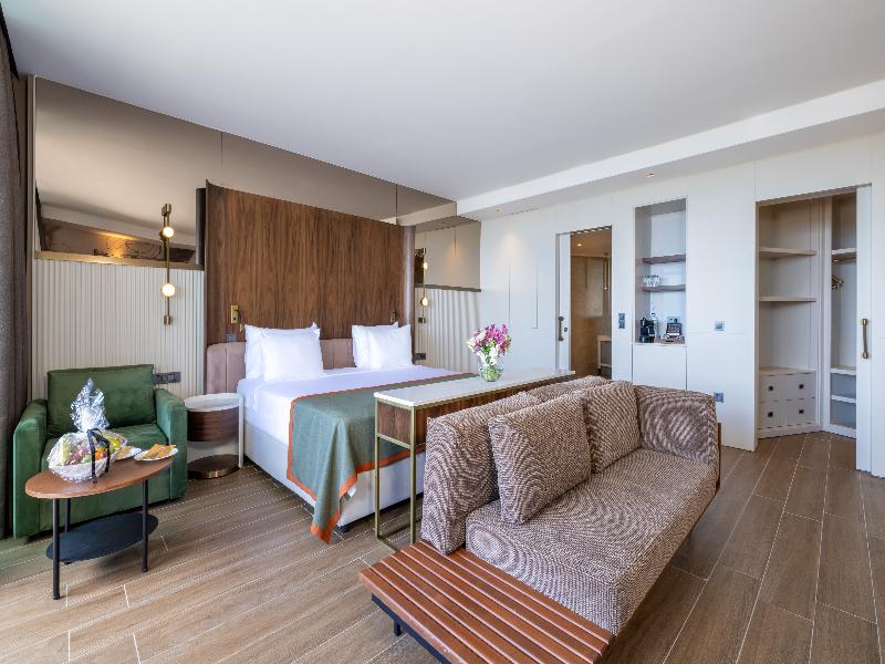 Nirvana Cosmopolitan Hotel image