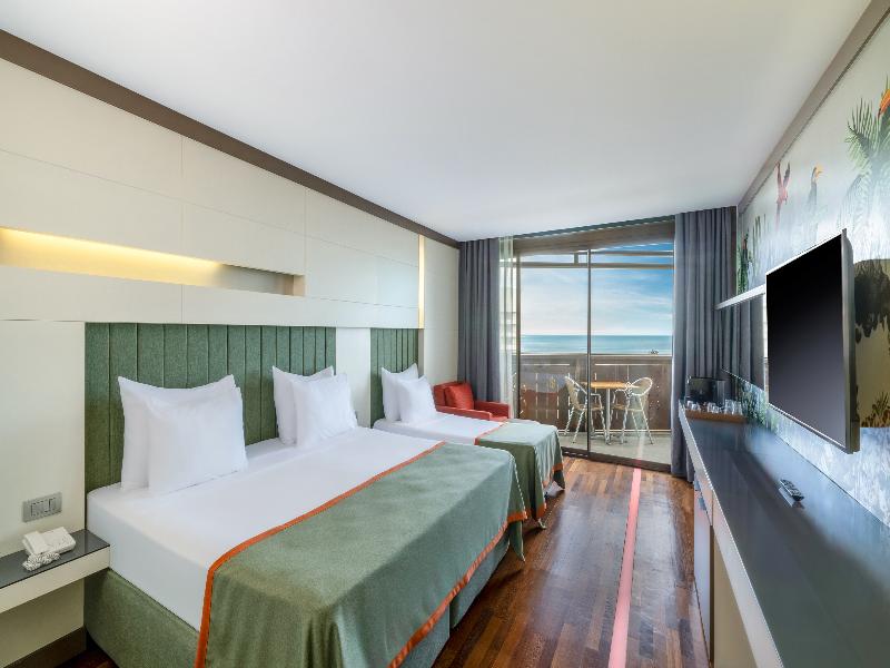 Nirvana Cosmopolitan Hotel image