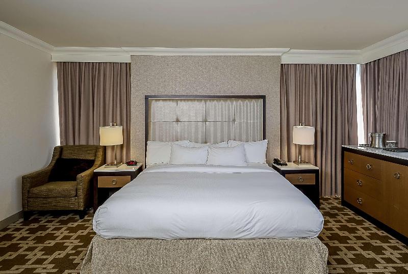 Hilton Niagara Falls Fallsview Hotel and Suites image