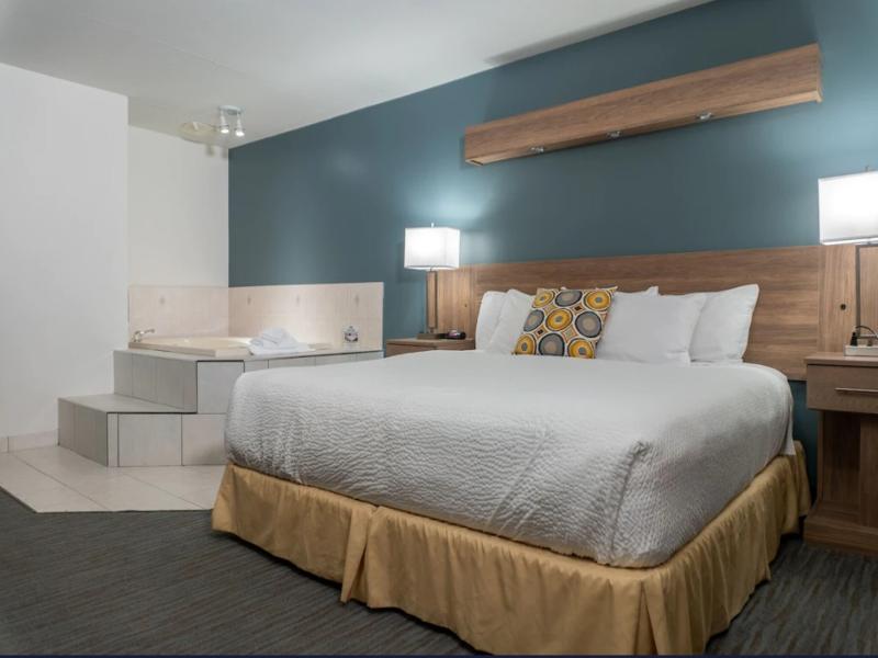 Days Inn Suites by Wyndham By the Falls image