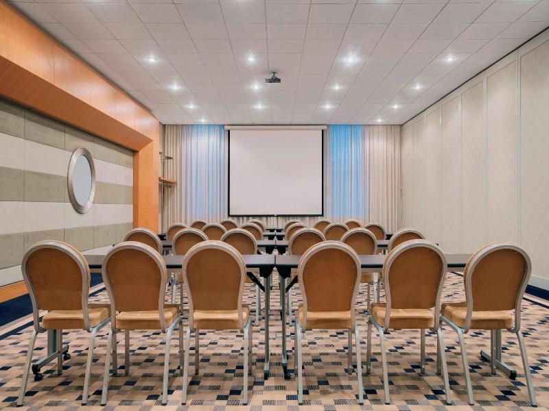Sheraton Brussels Airport image