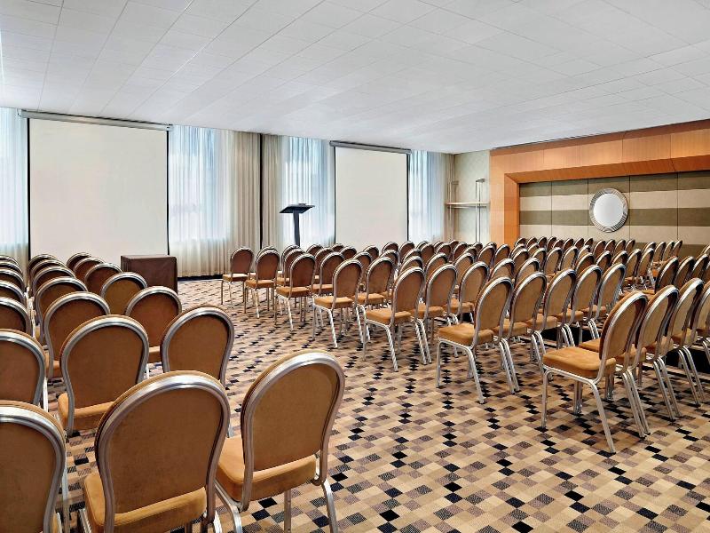 Sheraton Brussels Airport image