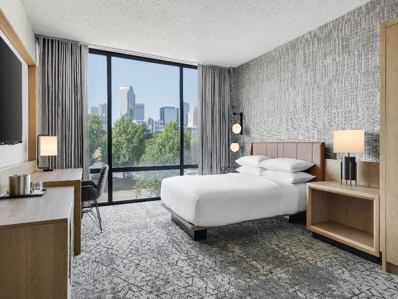Sheraton Charlotte Hotel image