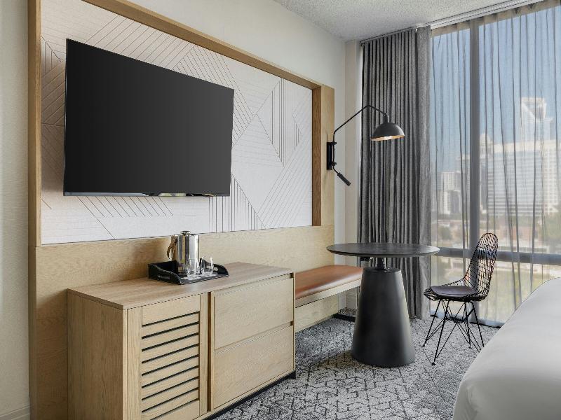 Sheraton Charlotte Hotel image