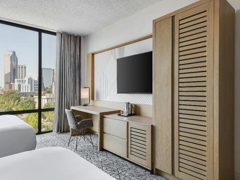 Sheraton Charlotte Hotel image