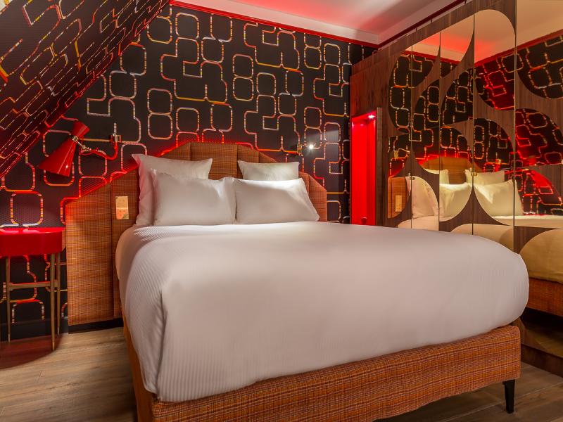 Idol Hotel image