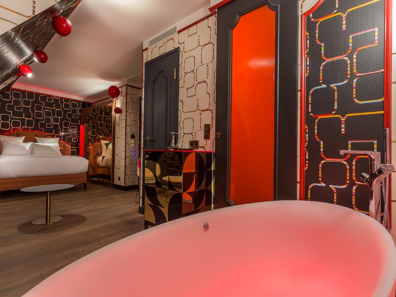 Idol Hotel image