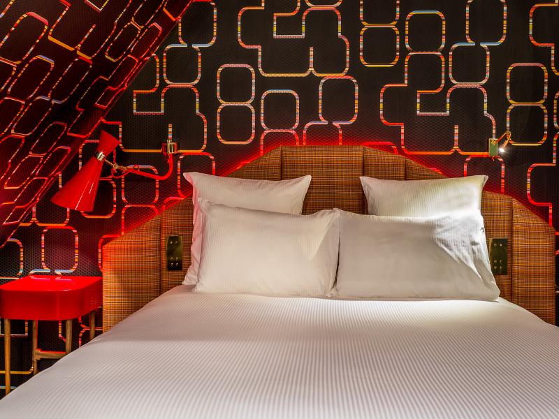 Idol Hotel image