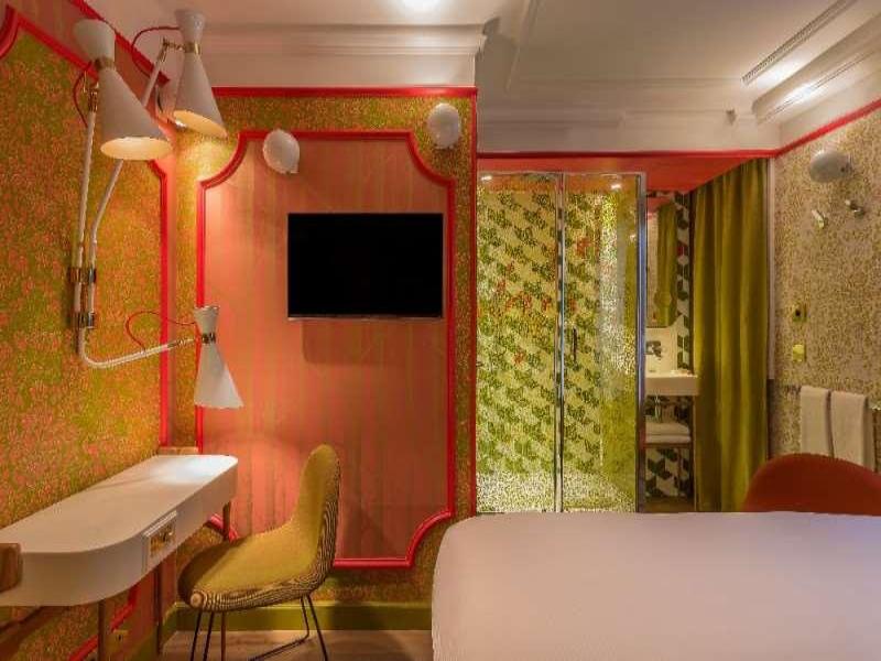 Idol Hotel image