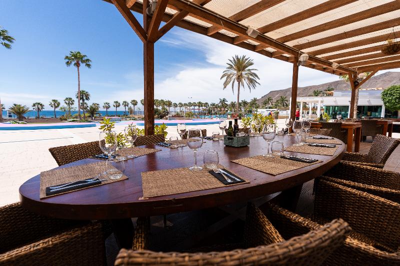 Playitas Aparthotel image 2