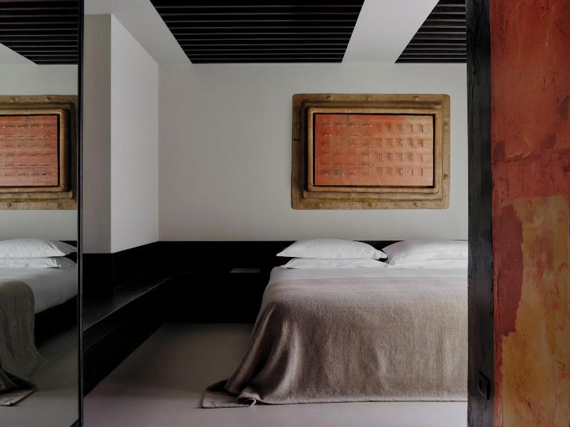 Strafhotel a member of Design Hotels image