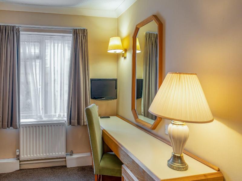 Carrington House image