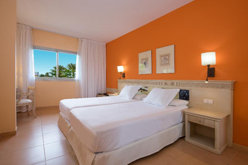 Iberostar Waves Gaviotas Park gallery photo 19