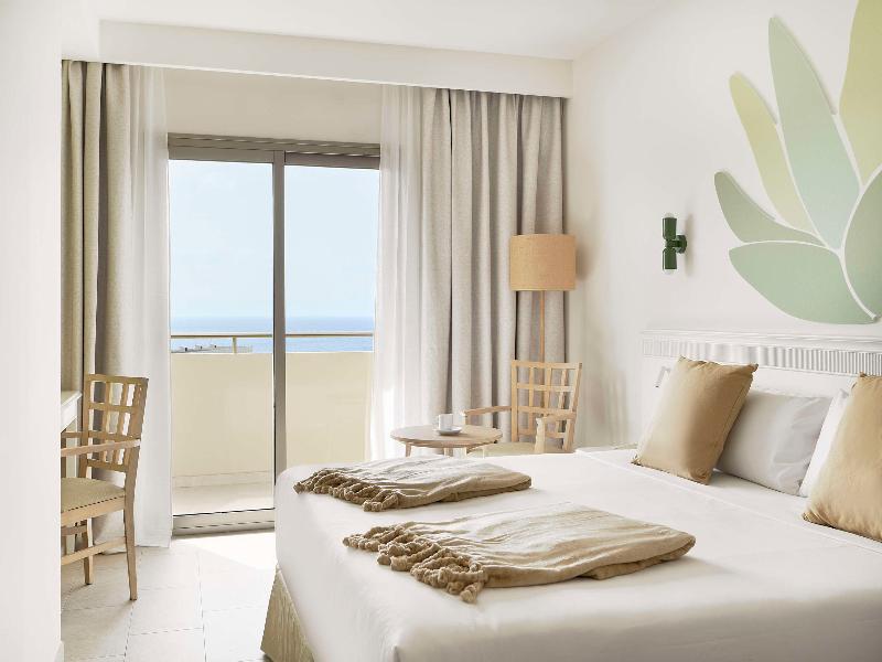 Iberostar Waves Gaviotas Park image
