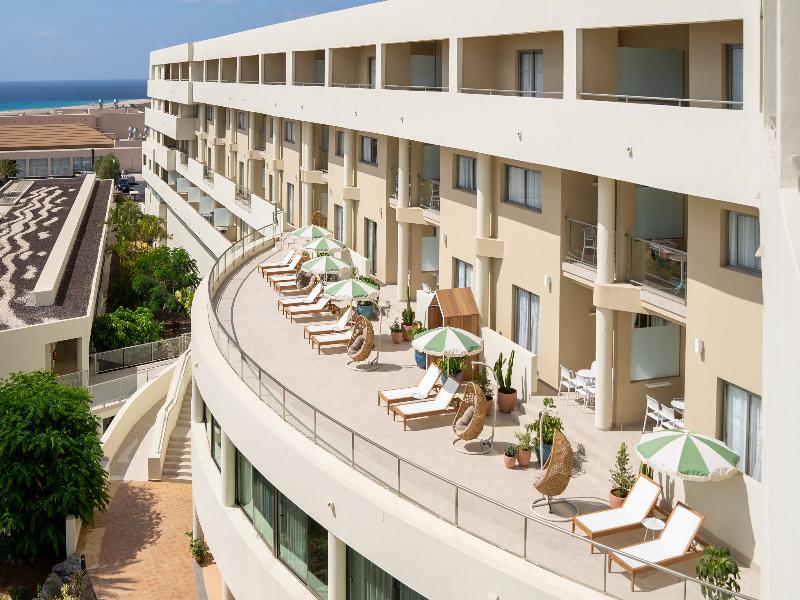 Iberostar Waves Gaviotas Park image