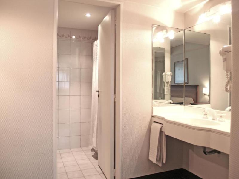 Tritone Hotel image