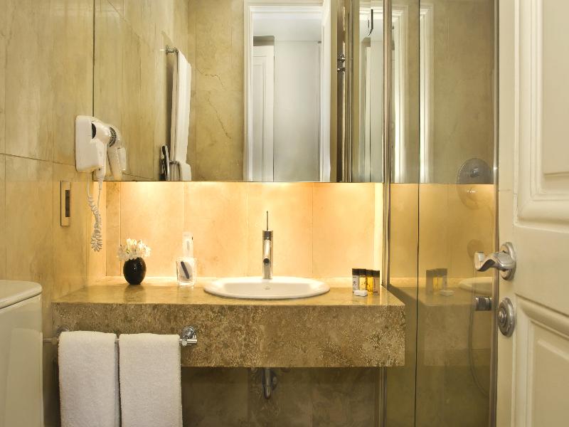 725 Continental Hotel image