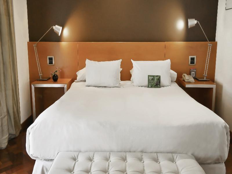 725 Continental Hotel image