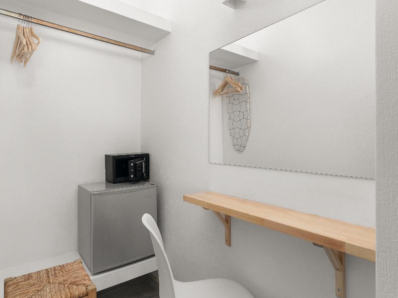 Polos Hotel Paros image
