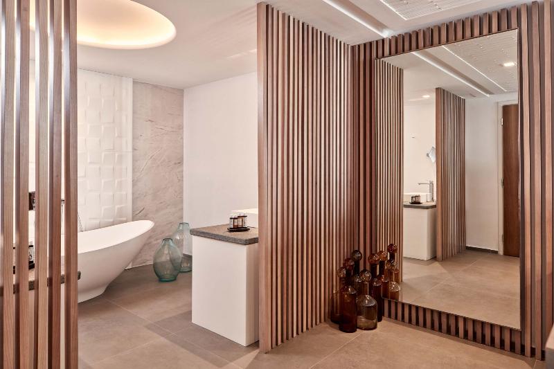 Myconian Korali Relais & Chateaux