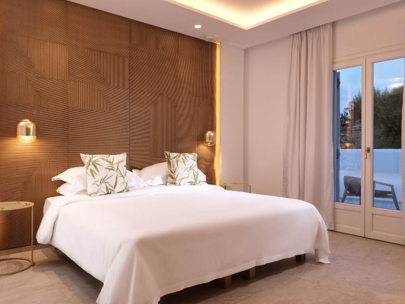 Myconian Korali Relais & Chateaux