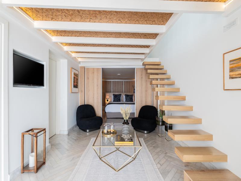 SUITE WITH VIEWS — photo 20