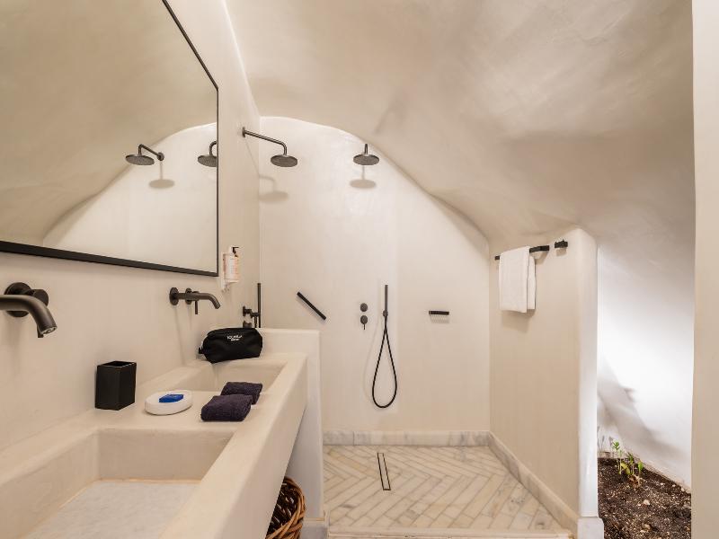 SUITE WITH VIEWS