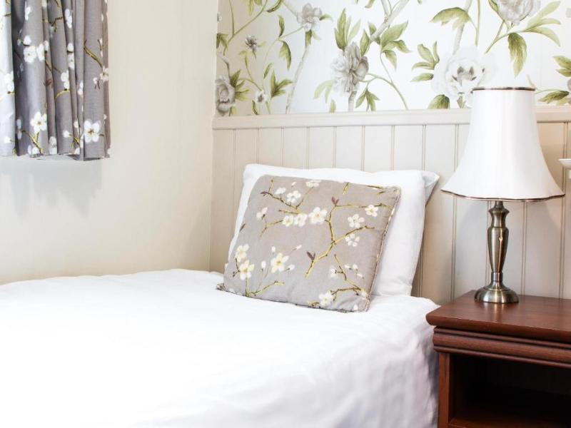 Best Western Limpley Stoke image
