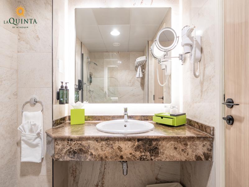 La Quinta by Wyndham Dubai Jumeirah image