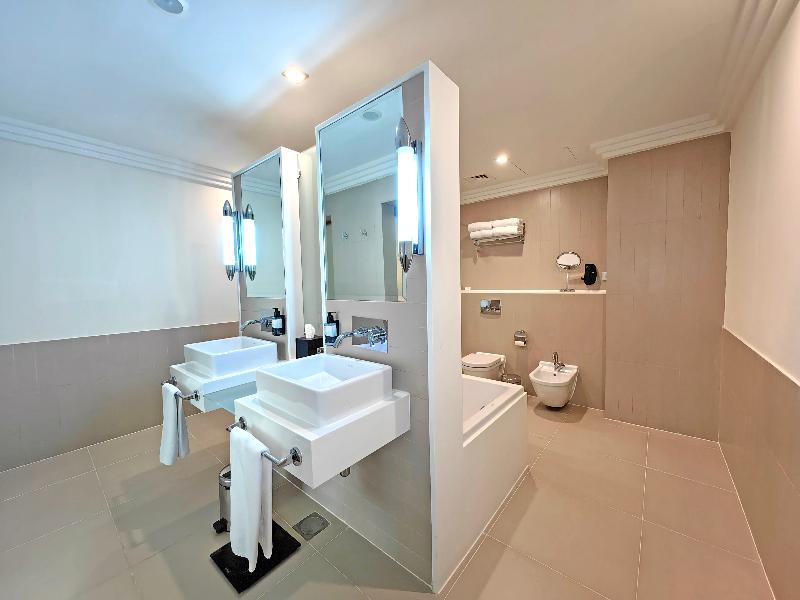Millennium Airport Hotel Dubai image