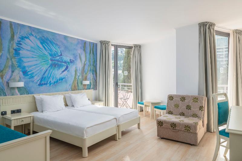 Iberostar Waves Bellevue image