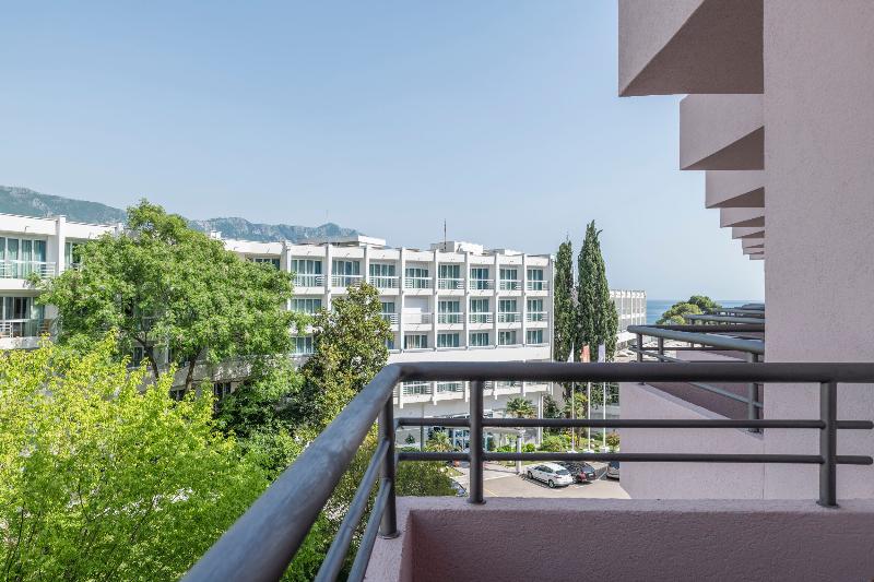 Iberostar Waves Bellevue image