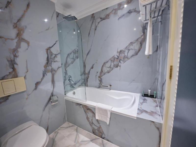 Grand Regency Doha, Trademark Collection Wyndham image