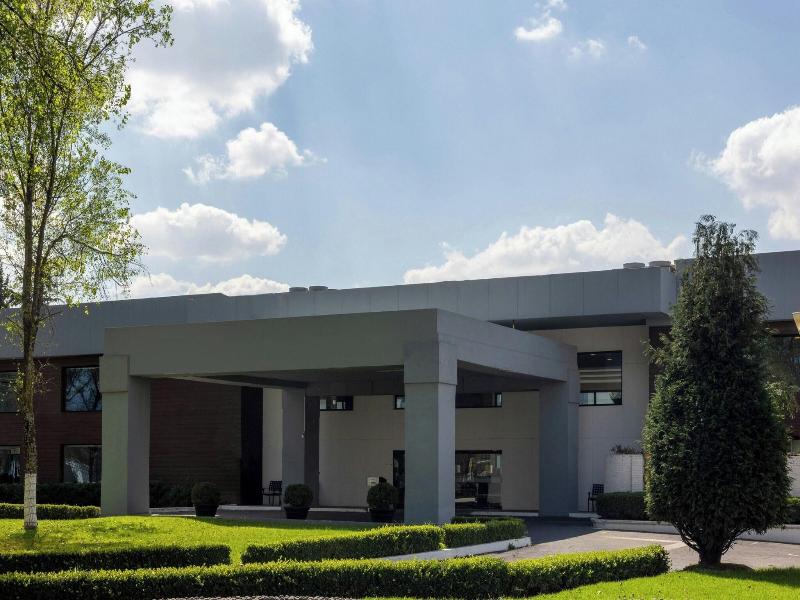 Courtyard Toluca Airport image