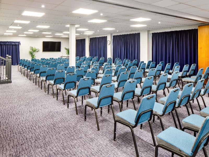 Mercure Cardiff North Hotel image
