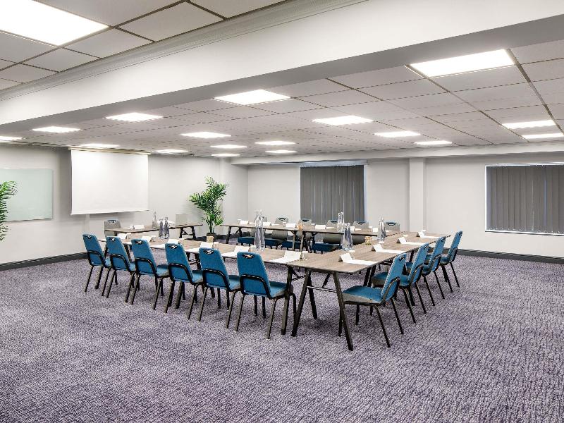 Mercure Cardiff North Hotel image
