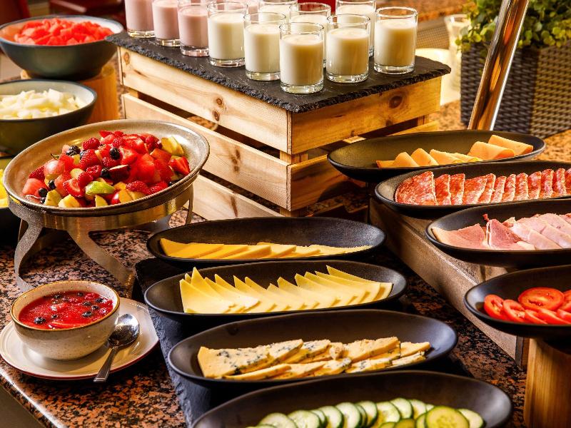 Mercure Cardiff North Hotel image