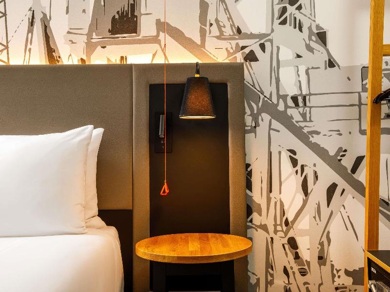 Mercure Cardiff North Hotel image