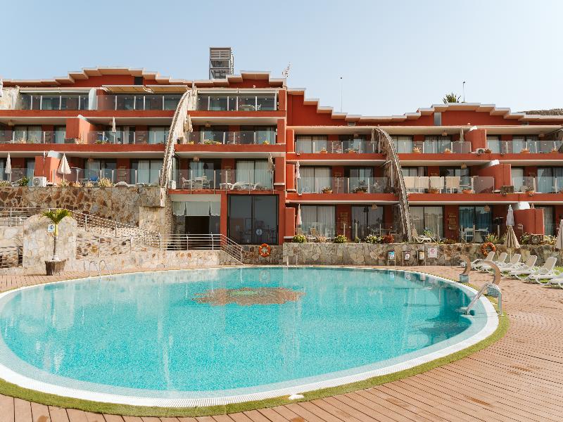 Serenity Amadores — exterior view