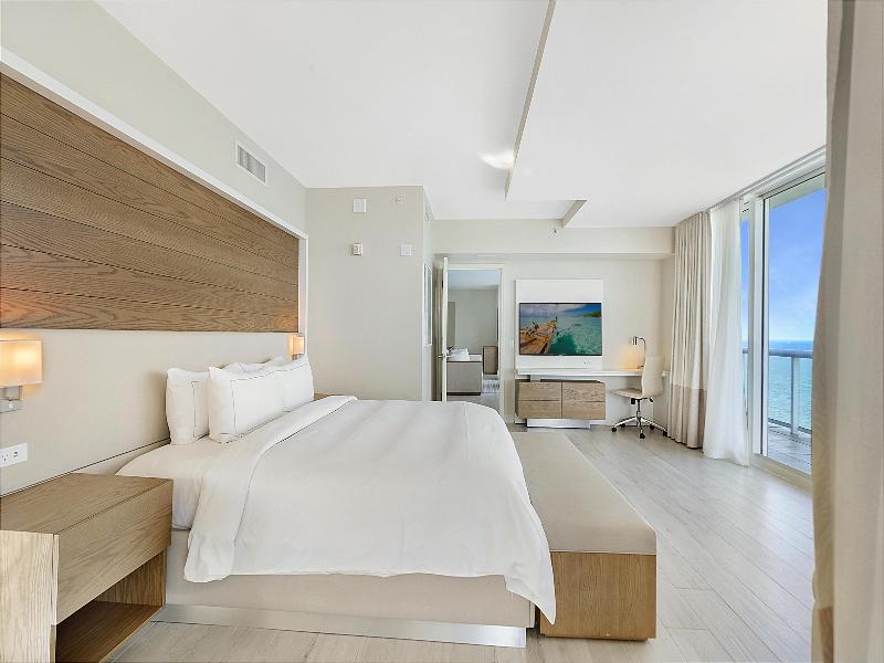 Beach House Fort Lauderdale, a Hilton Resort image