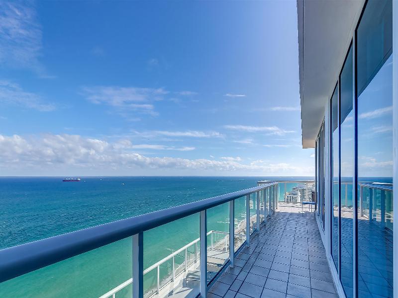 Beach House Fort Lauderdale, a Hilton Resort image