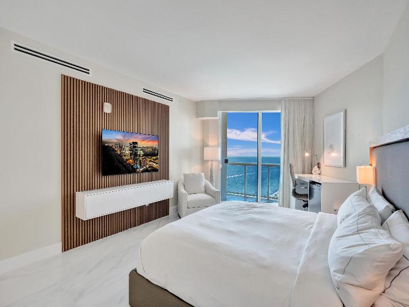 Beach House Fort Lauderdale, a Hilton Resort image
