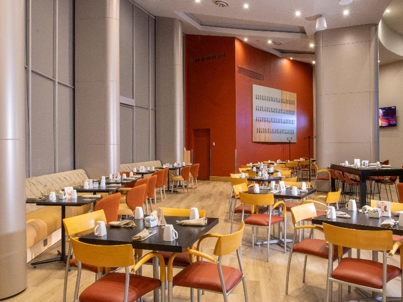 Holiday Inn Monterrey Parque Fundidora image