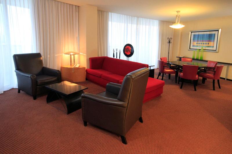 Holiday Inn Monterrey Parque Fundidora image