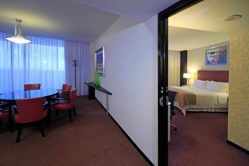 Holiday Inn Monterrey Parque Fundidora image