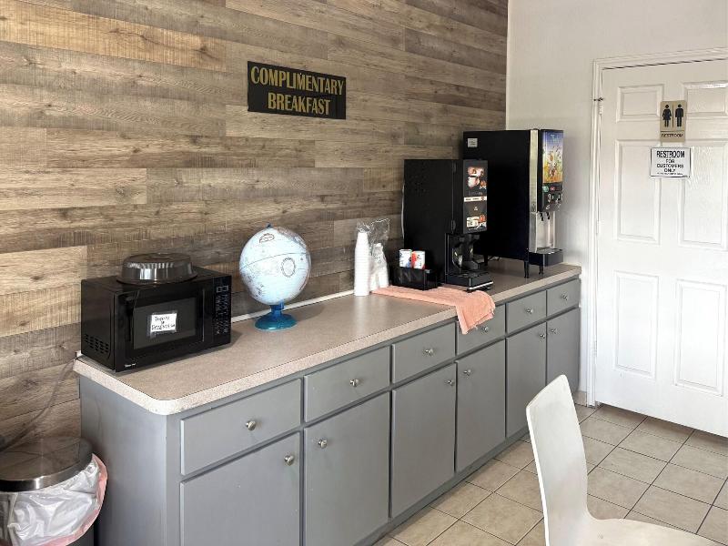 Regency Suites Intercontinental Airport
