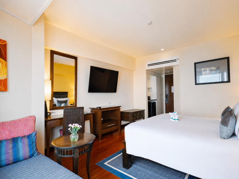 room detail thumbnail 2
