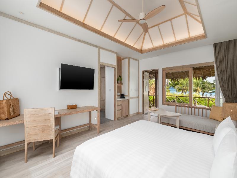 SAii Phi Phi Island Village image
