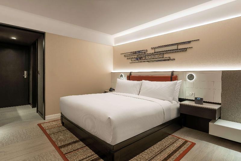 DoubleTree by Hilton Bangkok Ploenchit image